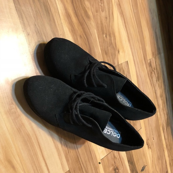 Heels - Picture 2 of 3